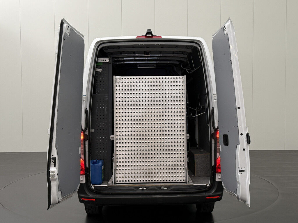 Mercedes-Benz Sprinter 311CDI L2H2 Werkplaats | Oprijplaat
