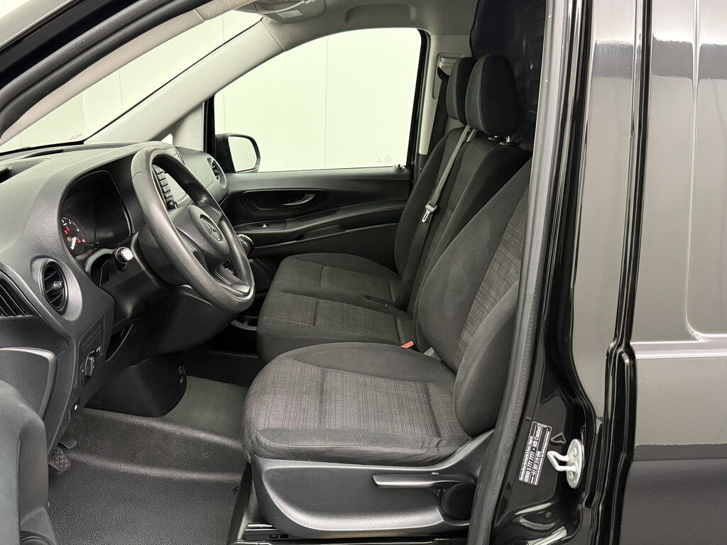 Mercedes-Benz Vito Lang Black Edition | Camera
