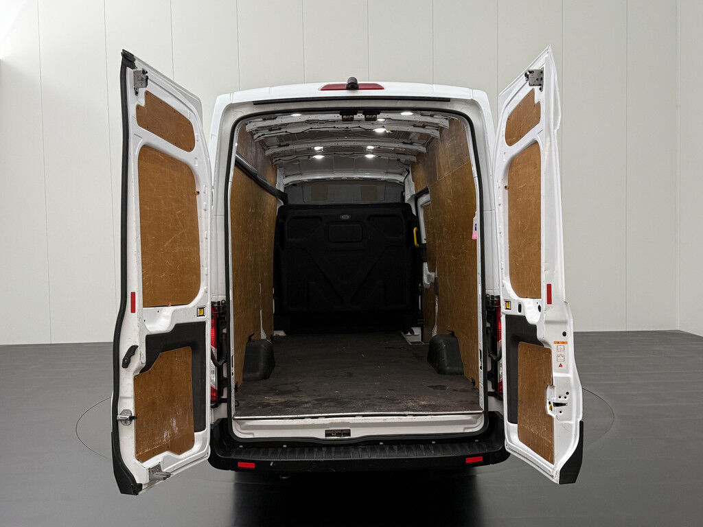 Ford Transit 2.0TDCI 130PK L4H3 Jumbo RWD