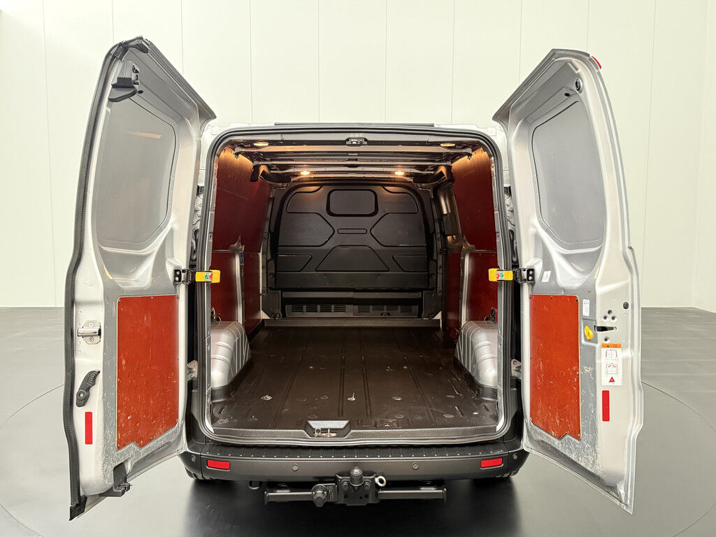 Ford Transit Custom 130PK L2H1 Trail Limited | 2800Kg Trekhaak