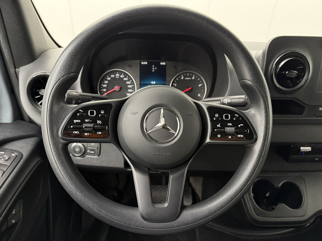 Mercedes-Benz Sprinter Automaat L2H2 | Led | LMV € 1900,-- meerprijs | Camera | Multimedia