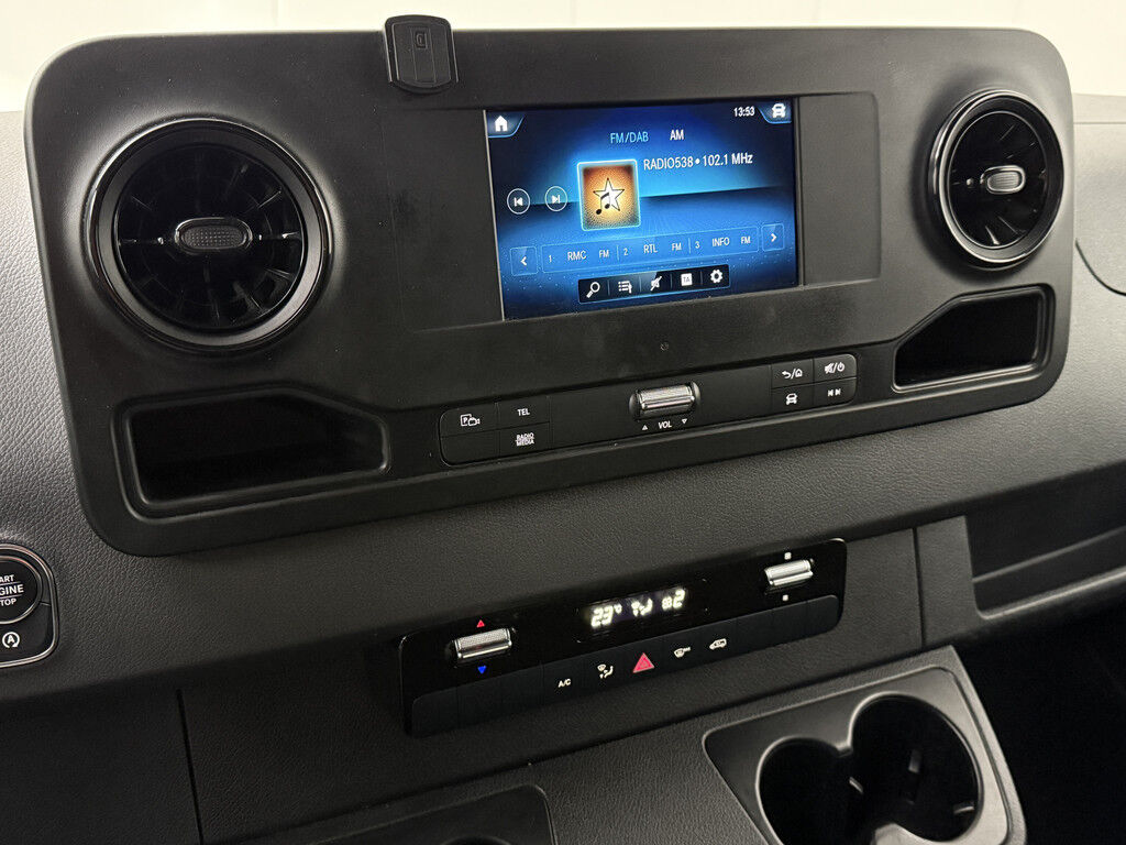 Mercedes-Benz Sprinter Automaat L2H2 | Led | LMV € 1900,-- meerprijs | Camera | Multimedia