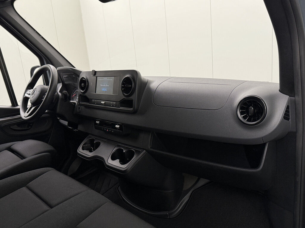 Mercedes-Benz Sprinter Automaat L2H2 | Led | LMV € 1900,-- meerprijs | Camera | Multimedia