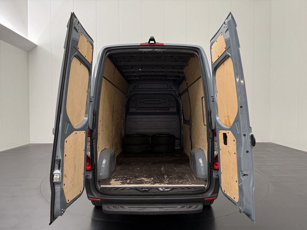 Mercedes-Benz Sprinter Automaat L2H2 | Led | LMV € 1900,-- meerprijs | Camera | Multimedia