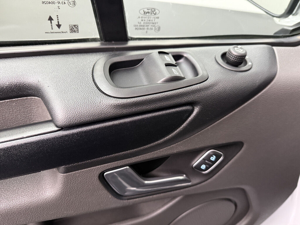 Ford Transit Custom 2.0TDCi 130PK Lang | Multimedia | 3-Zits