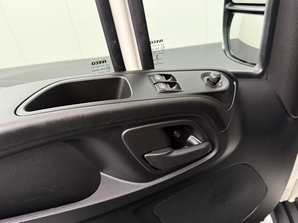 Iveco Daily 35C14 L2H2 Dubbel lucht L2H2 | 3500Kg Trekgewicht