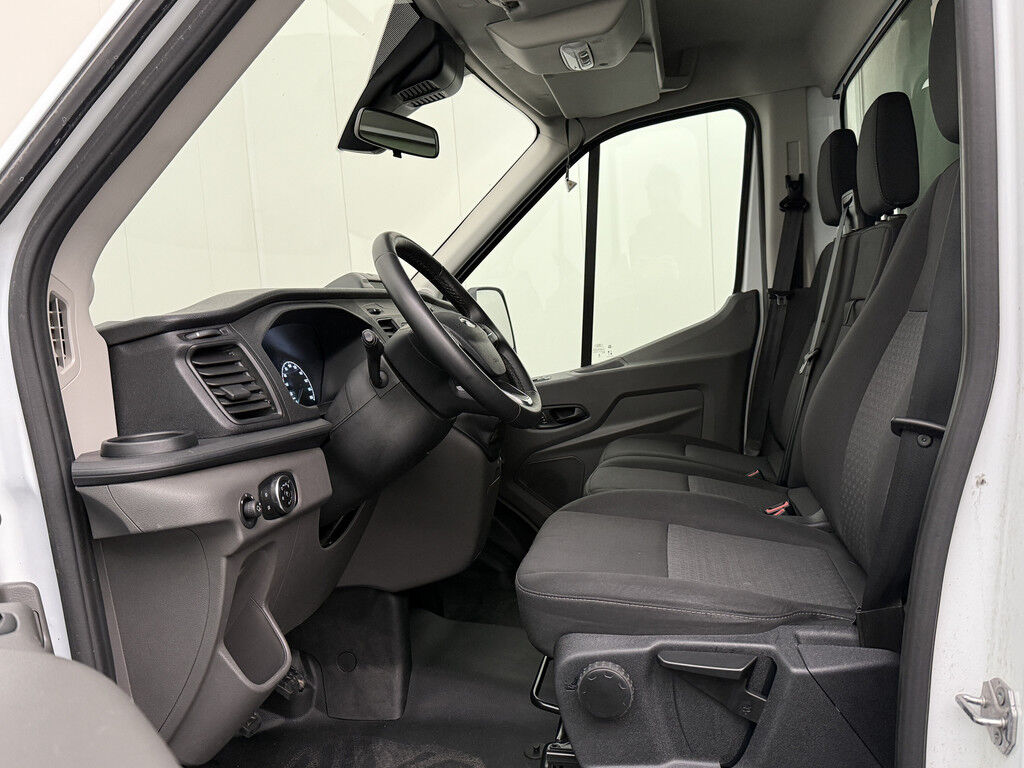 Ford Transit 2.0TDCi 130PK Bakwagen | Laadklep | Euro 6