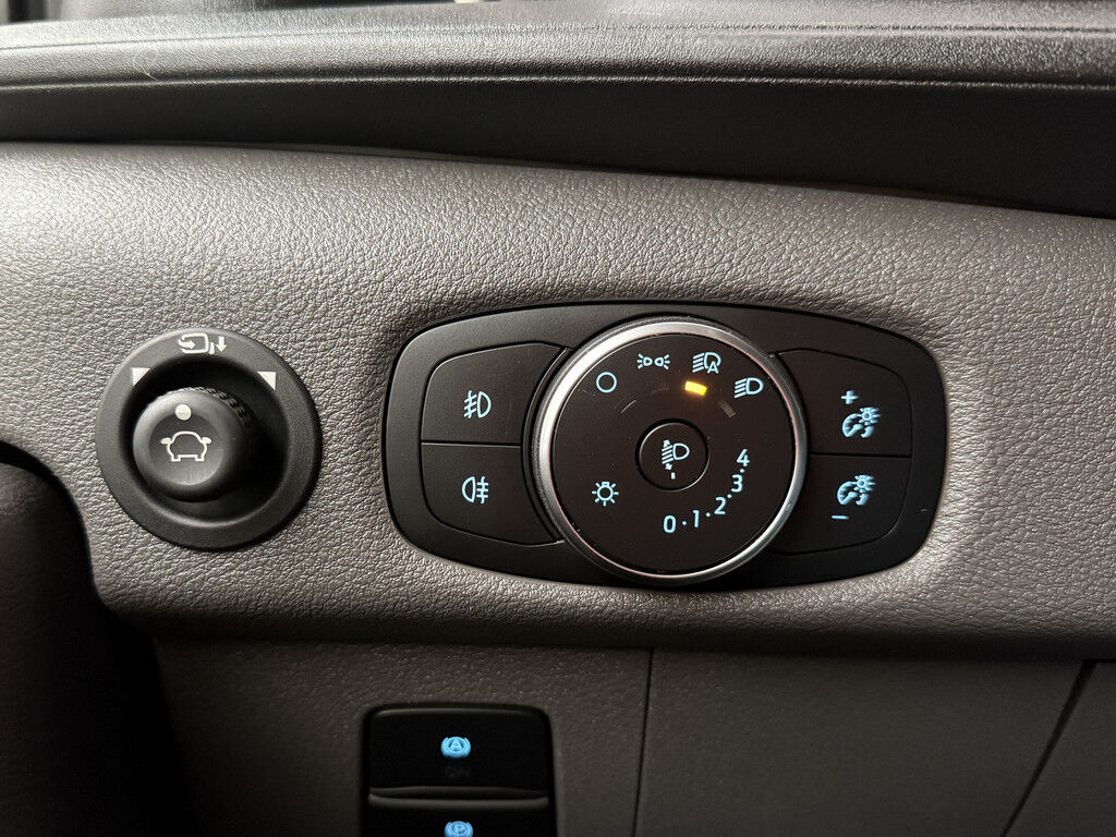 Ford Transit 130PK L3H2 | Fabrieksgarantie | Navigatie | Camera | Trekhaak