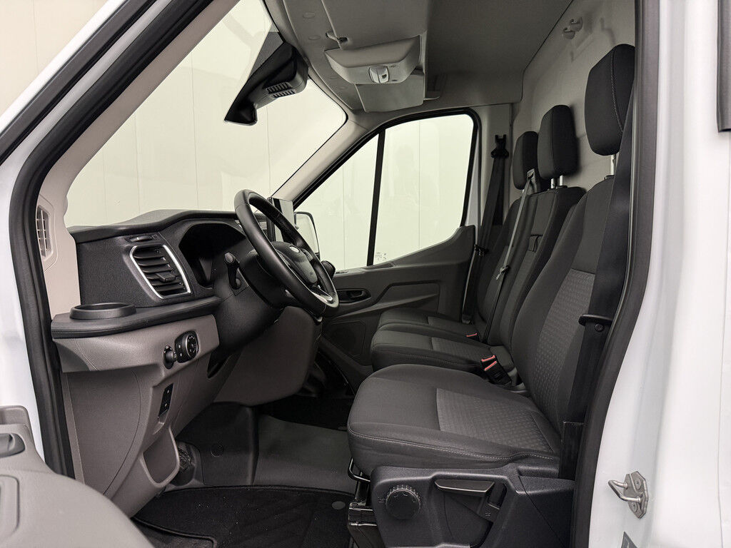 Ford Transit 130PK L3H2 | Fabrieksgarantie | Navigatie | Camera | Trekhaak