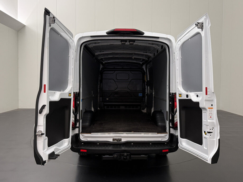 Ford Transit 130PK L3H2 | Fabrieksgarantie | Navigatie | Camera | Trekhaak