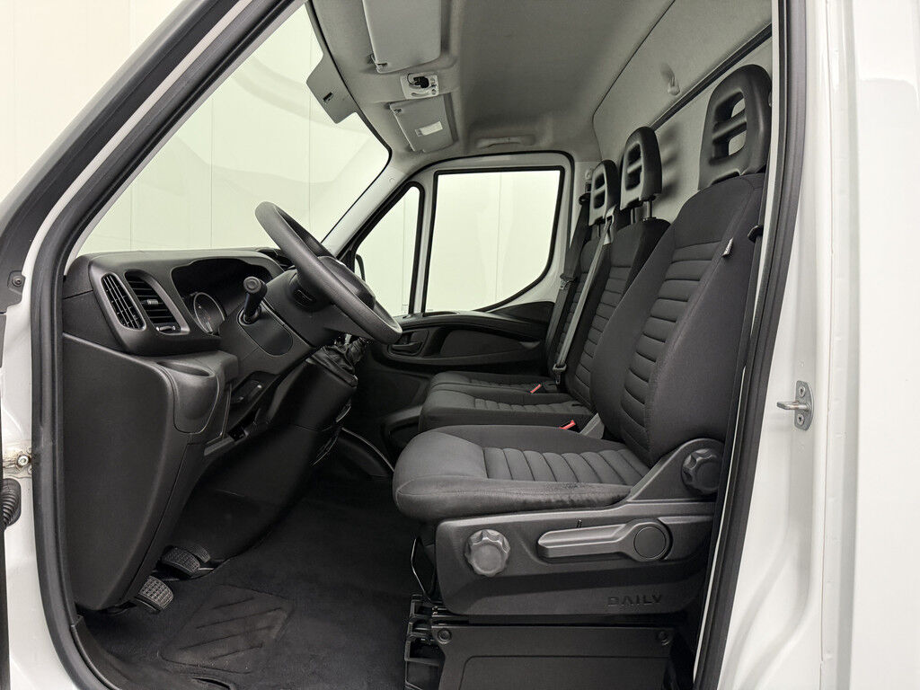 Iveco Daily 35C16 Bakwagen+Laadklep | Dakspoiler | Multimedia