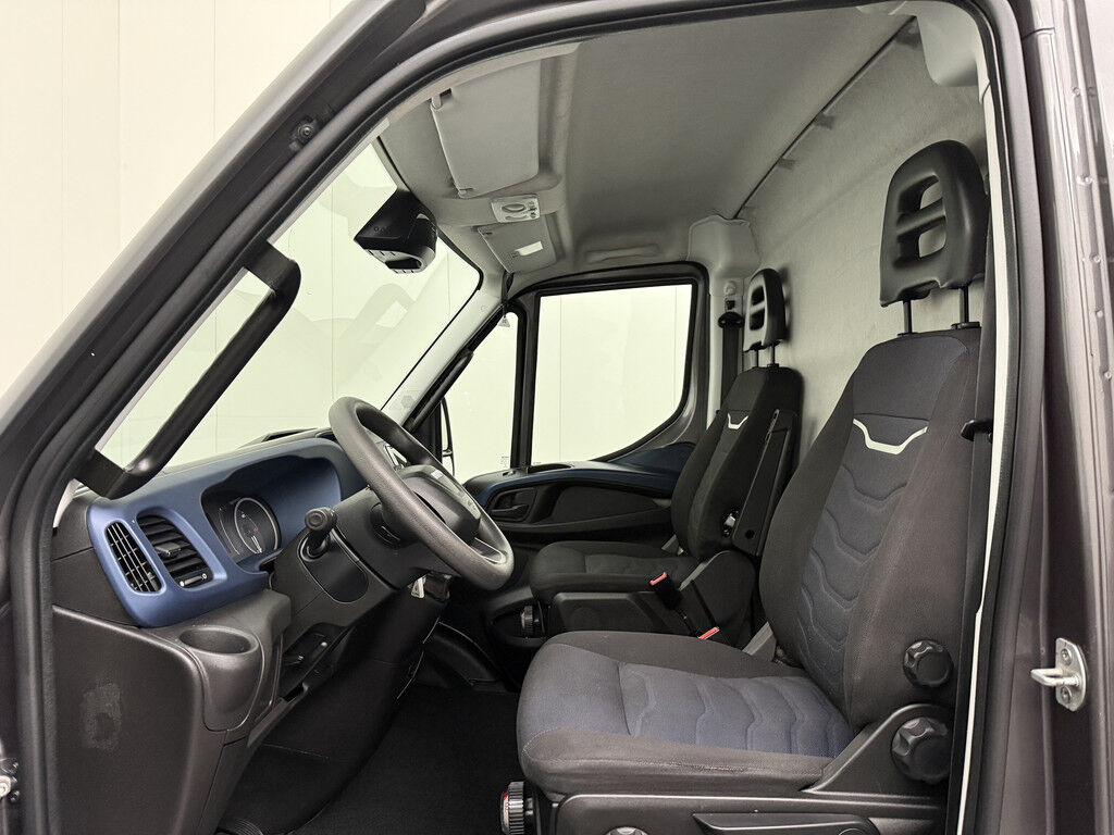 Iveco Daily 35C18 3.0Liter Hi-matic Automaat L2H1 | 3500Kg Trekhaak