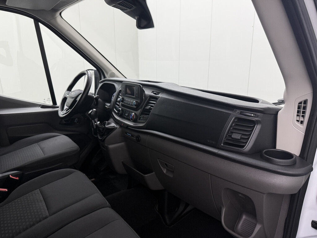 Ford Transit 2.0TDCI 130PK L3H2 | Imperiaal | Trekhaak