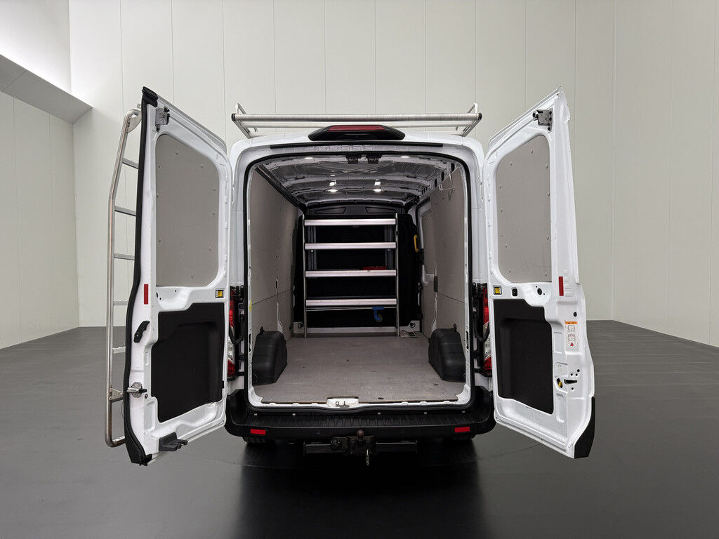 Ford Transit 2.0TDCI 130PK L3H2 | Imperiaal | Trekhaak