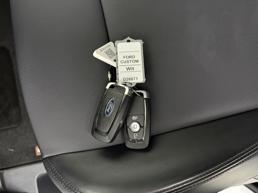 Ford Transit Custom 2.0TDCi 136PK Lang Business digital | Leder