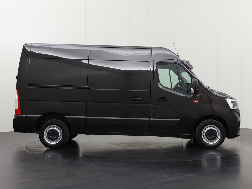 Renault Master 2.3DCi 135PK L2H2 Black Edition