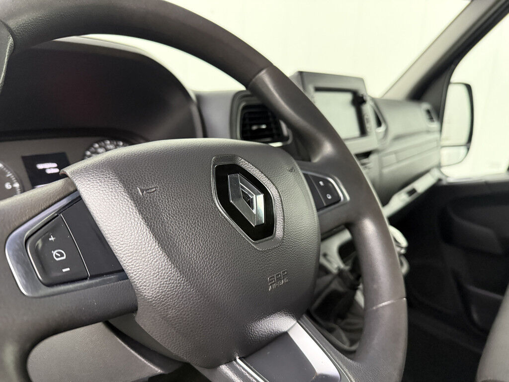 Renault Master 2.3DCi 135PK L2H2 Black Edition