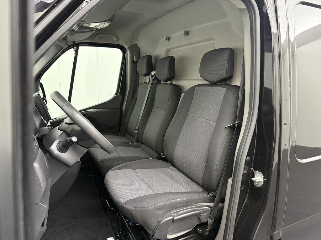 Renault Master 2.3DCi 135PK L2H2 Black Edition