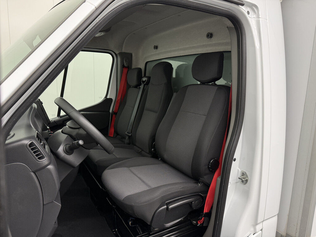 Renault Master 2.3DCi 145PK Bakwagen+Laadklep 2024 | Bomvol !!