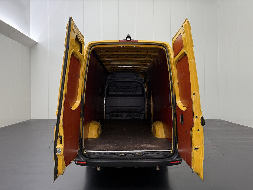 Mercedes-Benz Sprinter L3H2 Maxi RWD
