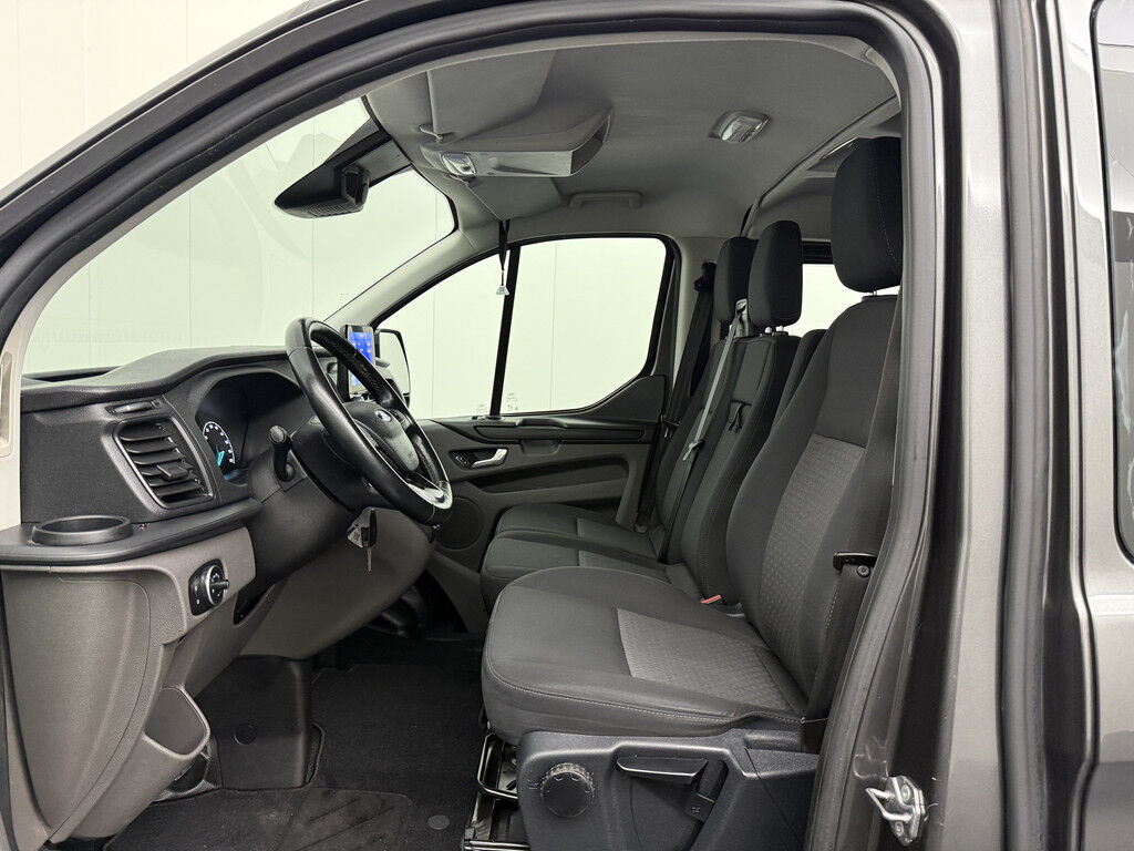 Ford Transit Custom 2.0TDCI 130PK Automaat Limited Dubbele Cabine | 6-Persoons