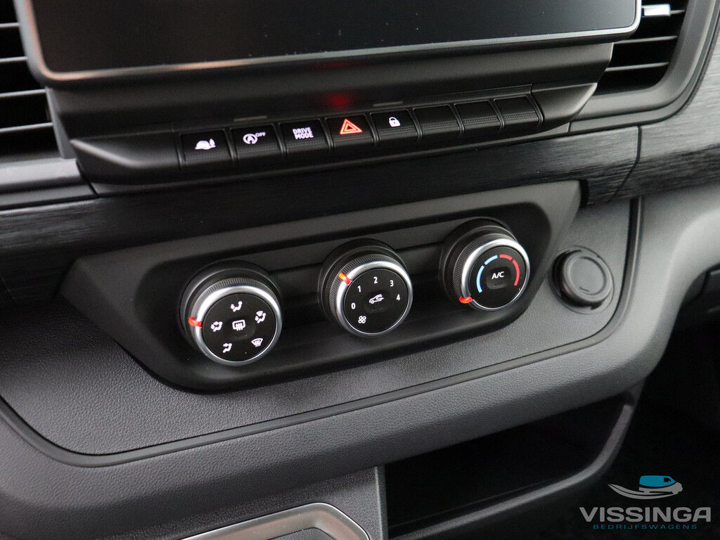 Renault Trafic T30 L2H1 150 pk Automaat