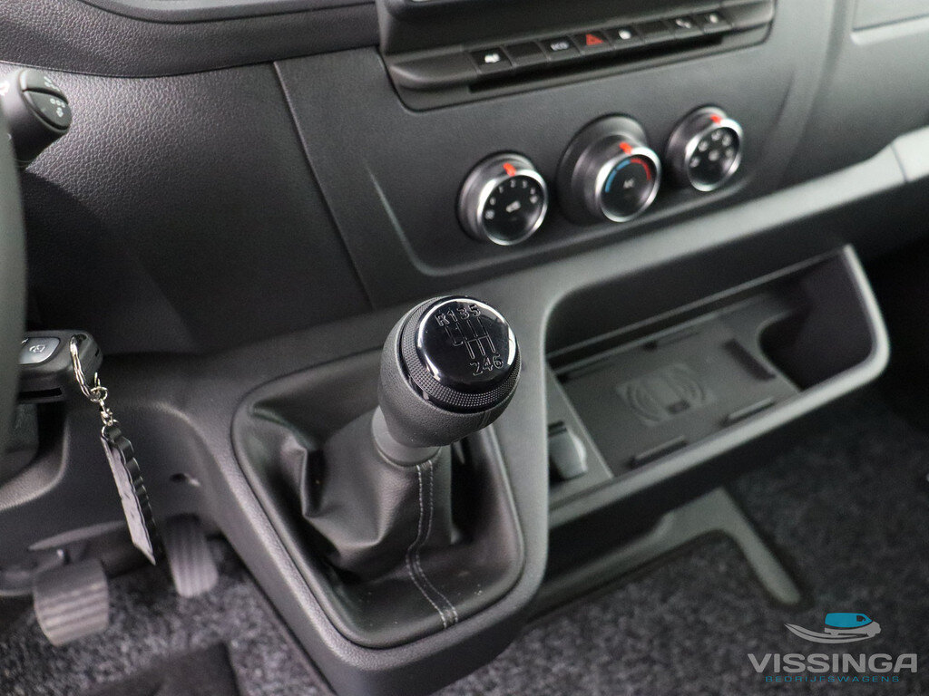 Renault Master T35 2.3 dCi L2H2 150 pk S-Edition