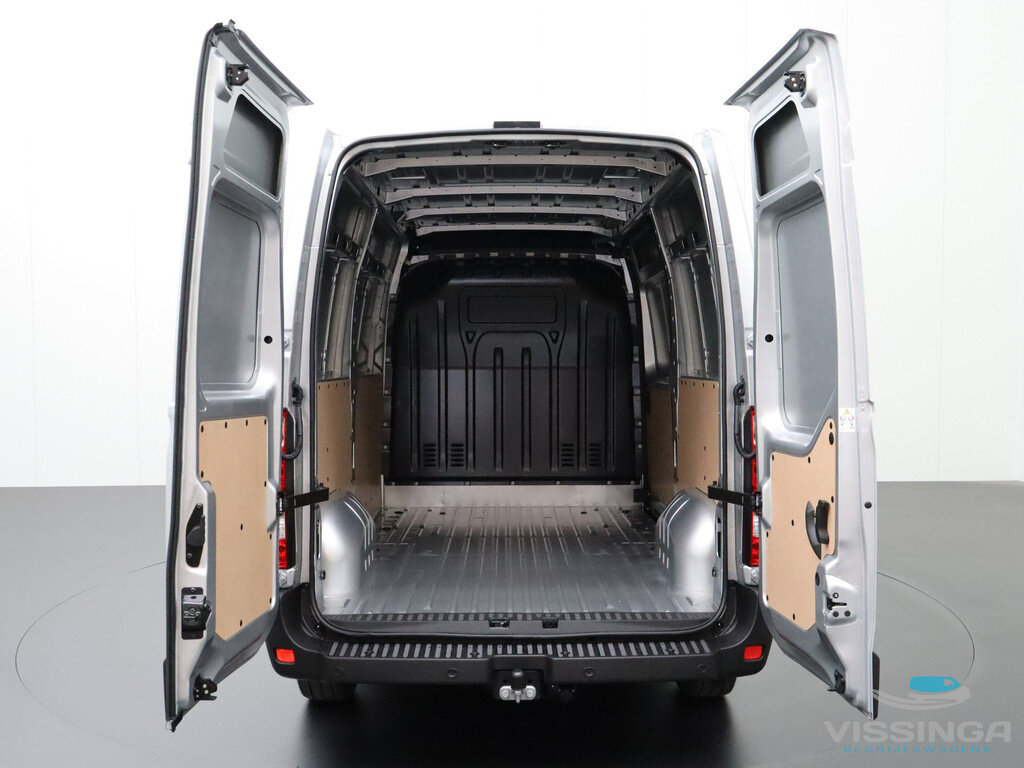 Renault Master T35 2.3 dCi L2H2 150 pk S-Edition