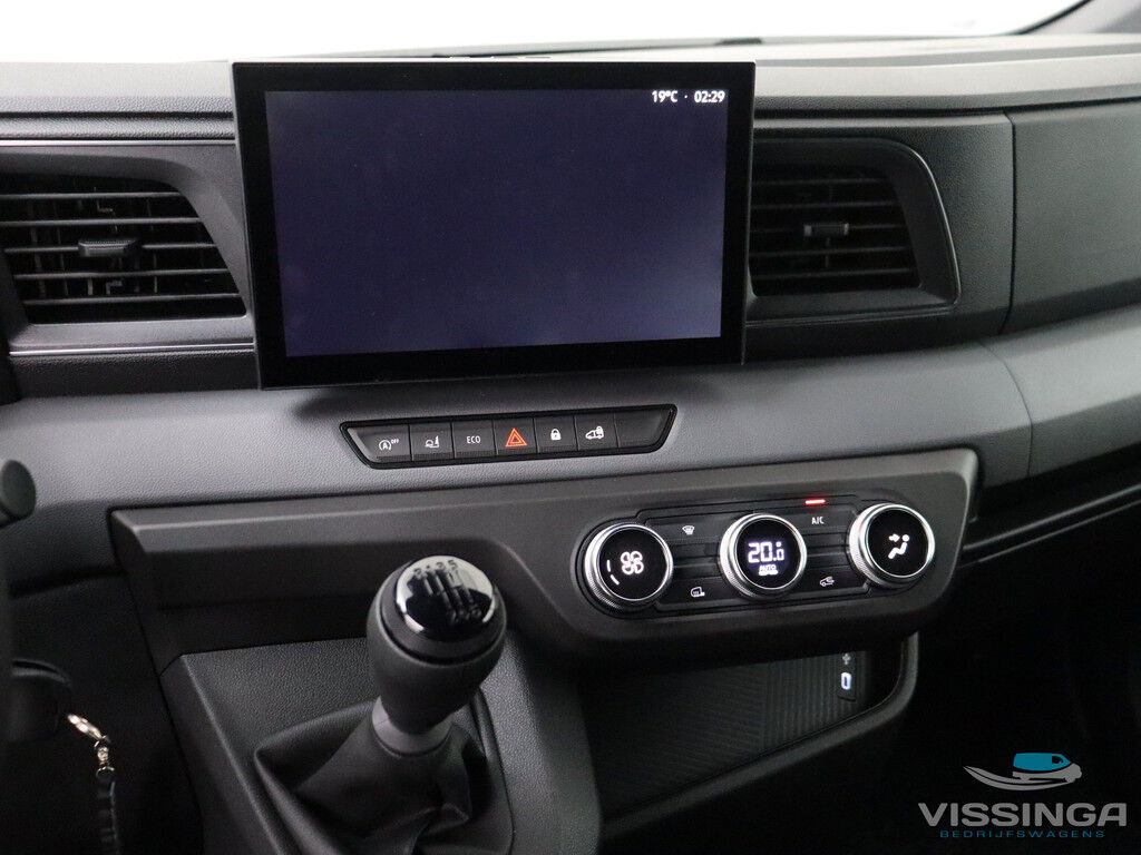 Renault Master L2H2 170 pk Extra Luxe Blue Agave (groen)