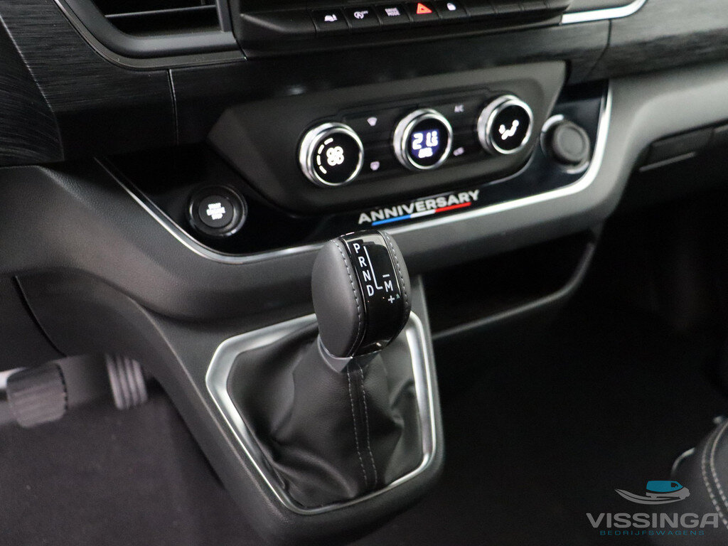 Renault Trafic L2H1 170 pk Anniversary Edition Automaat Dubbele Cabine Zwart