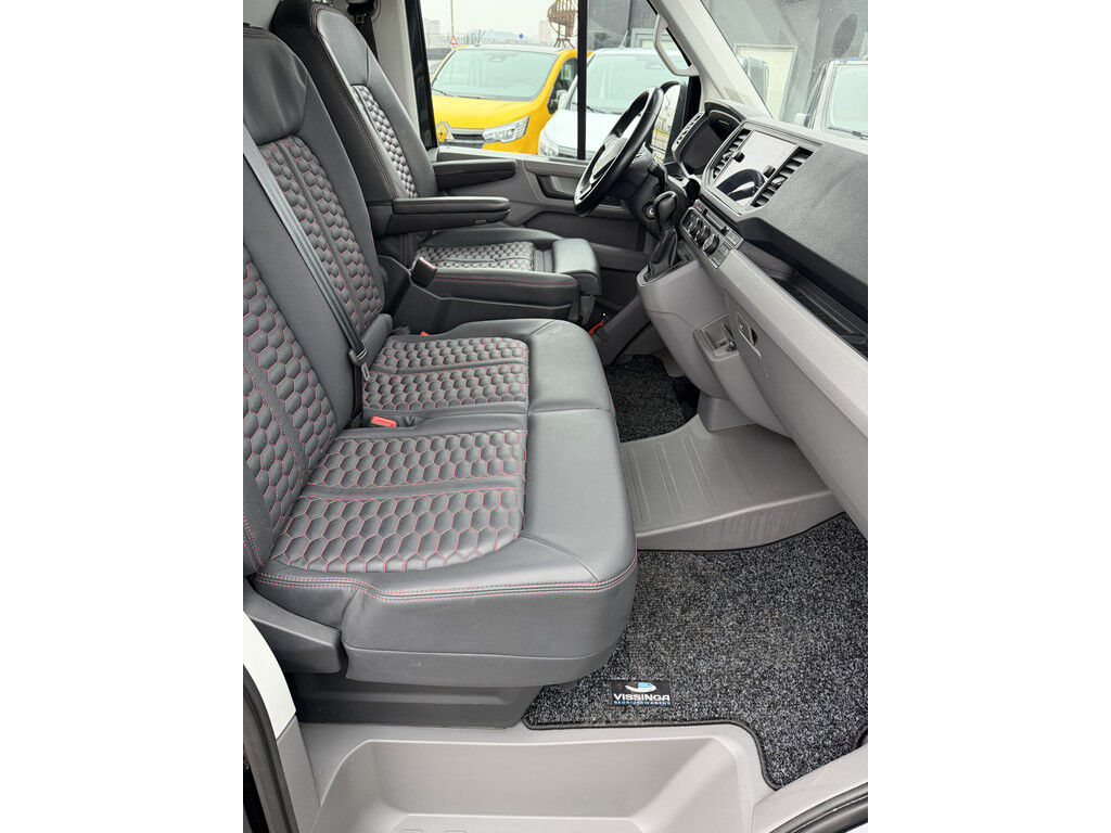 Volkswagen Crafter 35 2.0 TDI L3H3 Exclusive Massage / LED / Leder