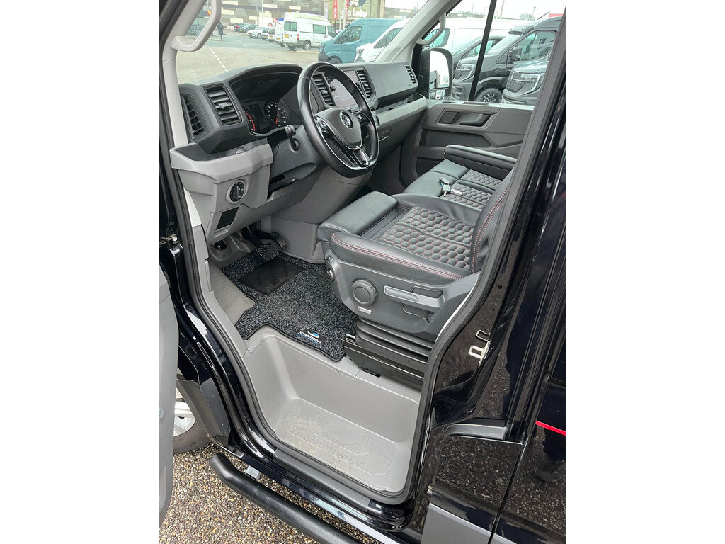 Volkswagen Crafter 35 2.0 TDI L3H3 Exclusive Massage / LED / Leder