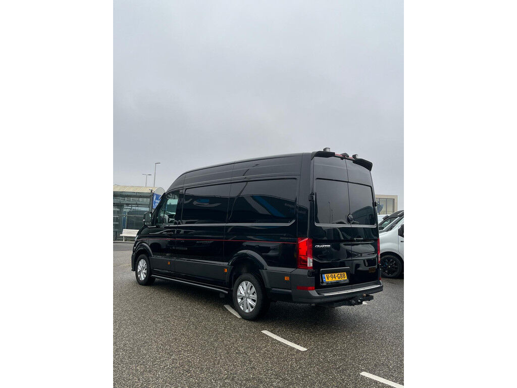 Volkswagen Crafter 35 2.0 TDI L3H3 Exclusive Massage / LED / Leder