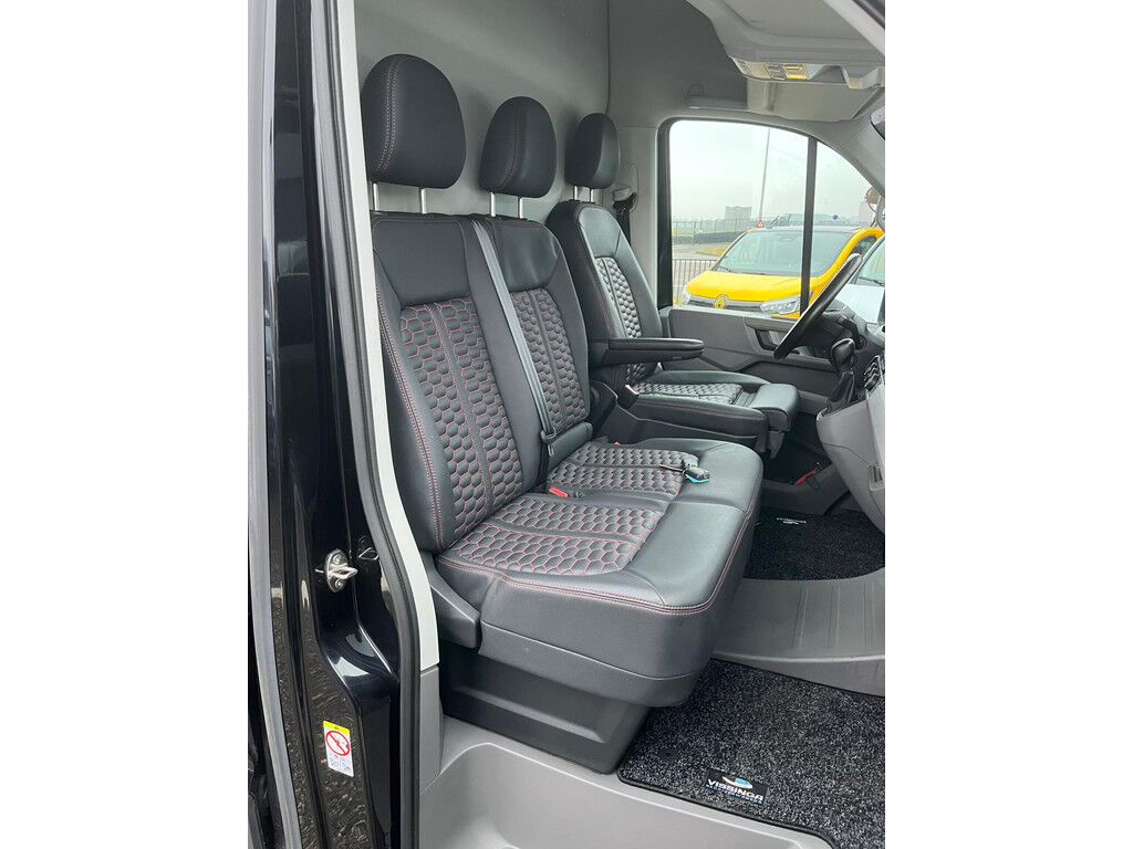 Volkswagen Crafter 35 2.0 TDI L3H3 Exclusive Massage / LED / Leder