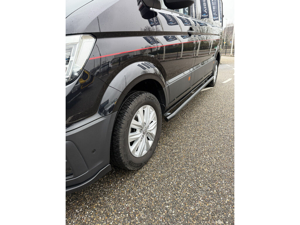 Volkswagen Crafter 35 2.0 TDI L3H3 Exclusive Massage / LED / Leder