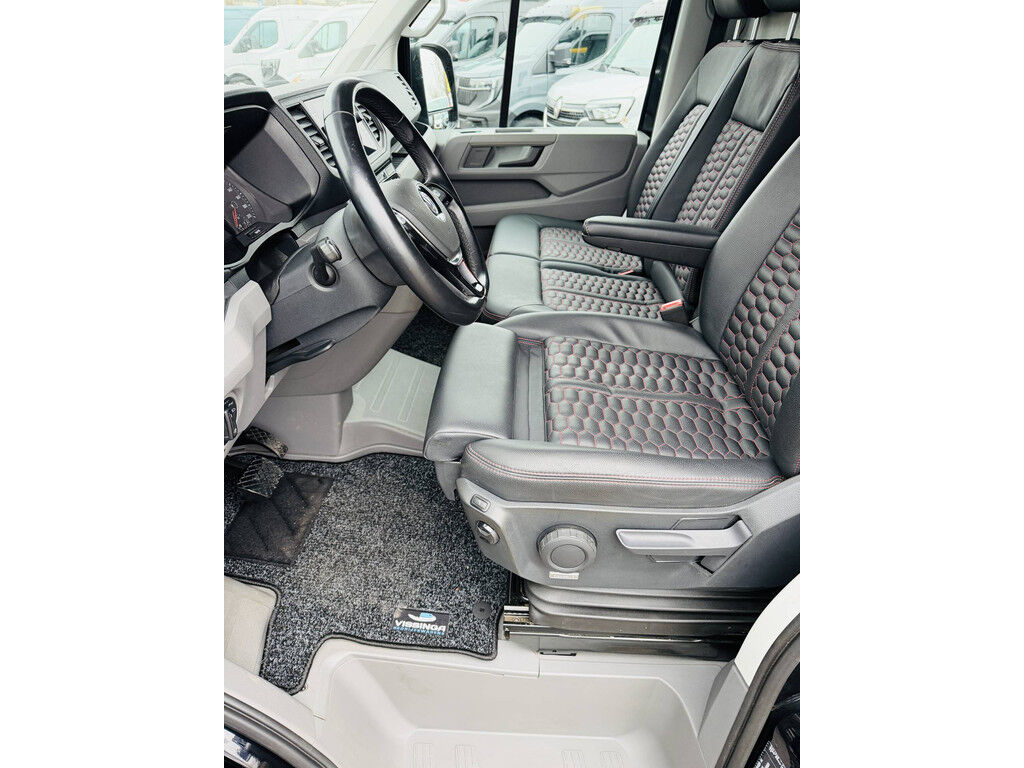 Volkswagen Crafter 35 2.0 TDI L3H3 Exclusive Massage / LED / Leder