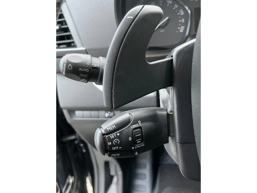 Peugeot Expert 2.0 BlueHDI 180 pk Automaat / Navi / trekhaak