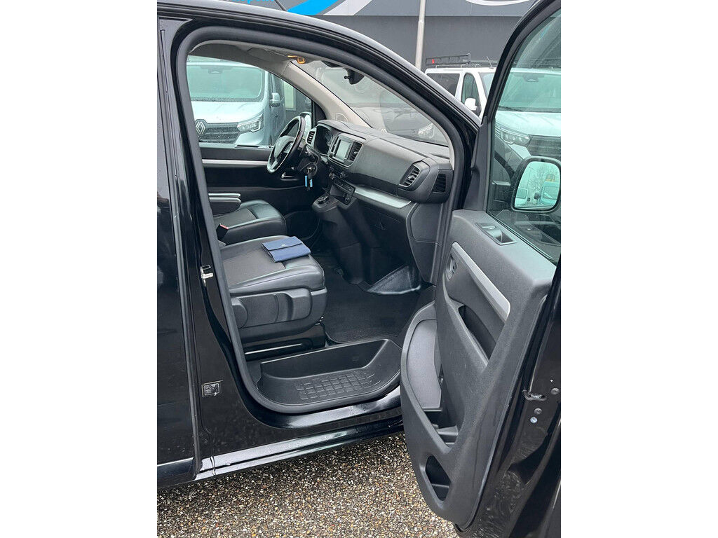 Peugeot Expert 2.0 BlueHDI 180 pk Automaat / Navi / trekhaak