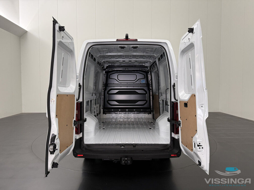 Nissan Interstar-e L2H2 Limited 87 kWh